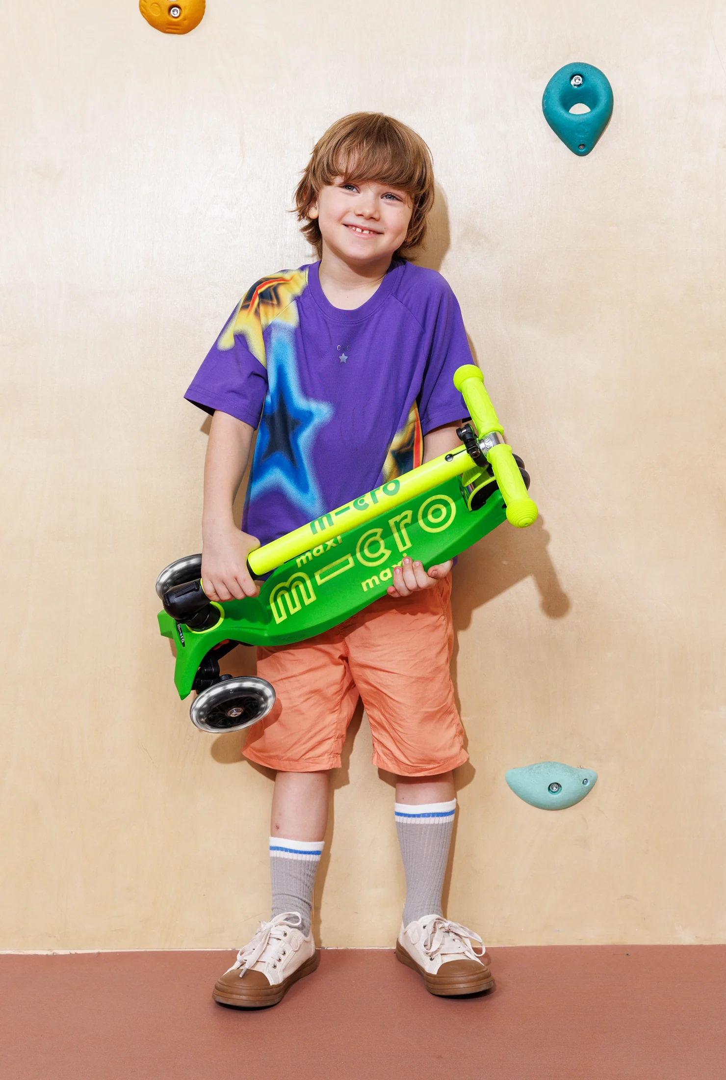 Micro Maxi Foldable LED Scooter - Image 10