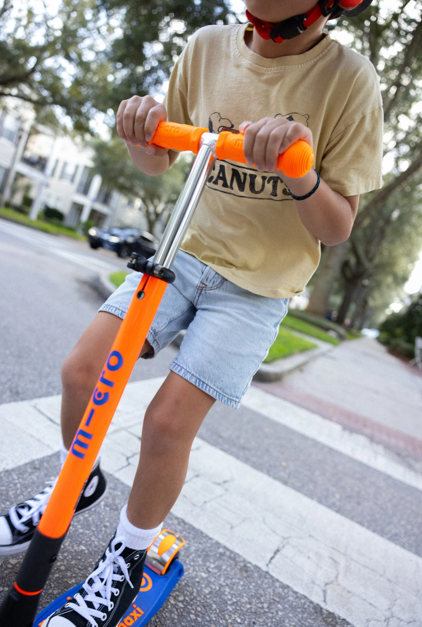 Micro Maxi Foldable LED Scooter - Image 4