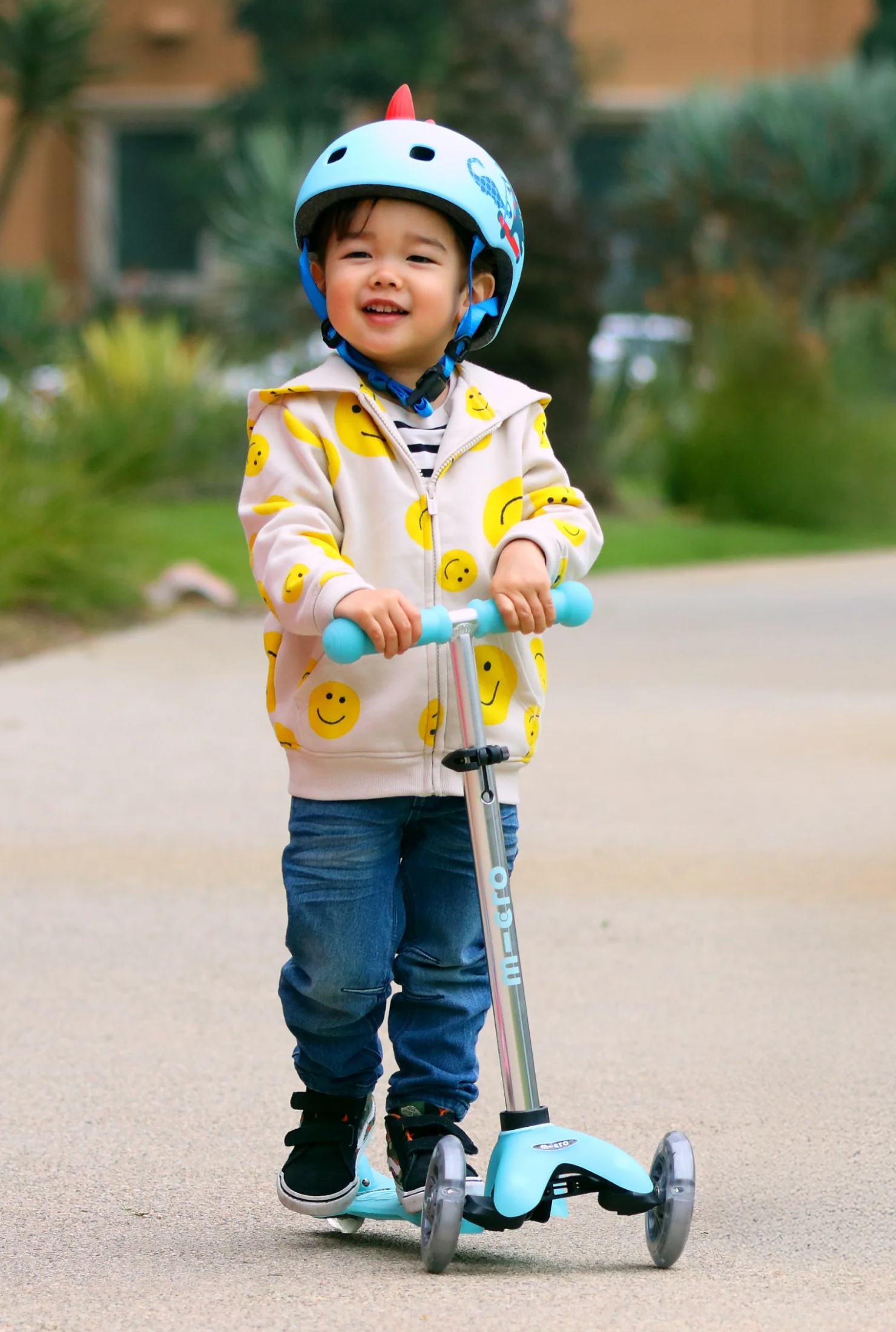 Micro Mini Glow Plus LED Scooter - Image 5