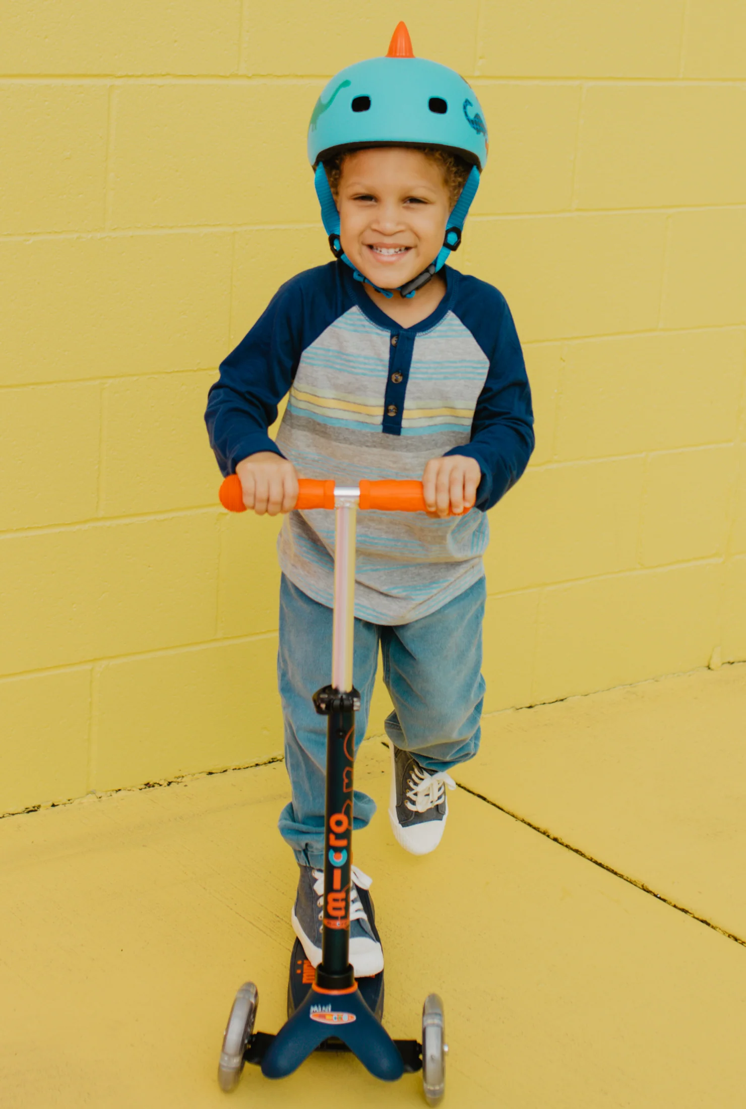 Micro Mini LED Scooter - Image 6